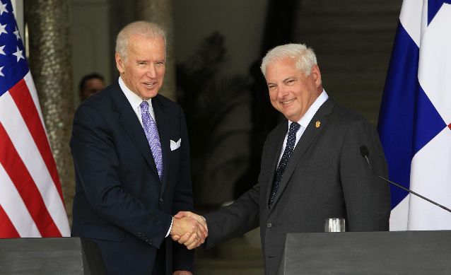 Vicepresidente de EE.UU, Joseph Biden y el mandatario panameño, Ricardo Martinelli. Foto/EFE<br>