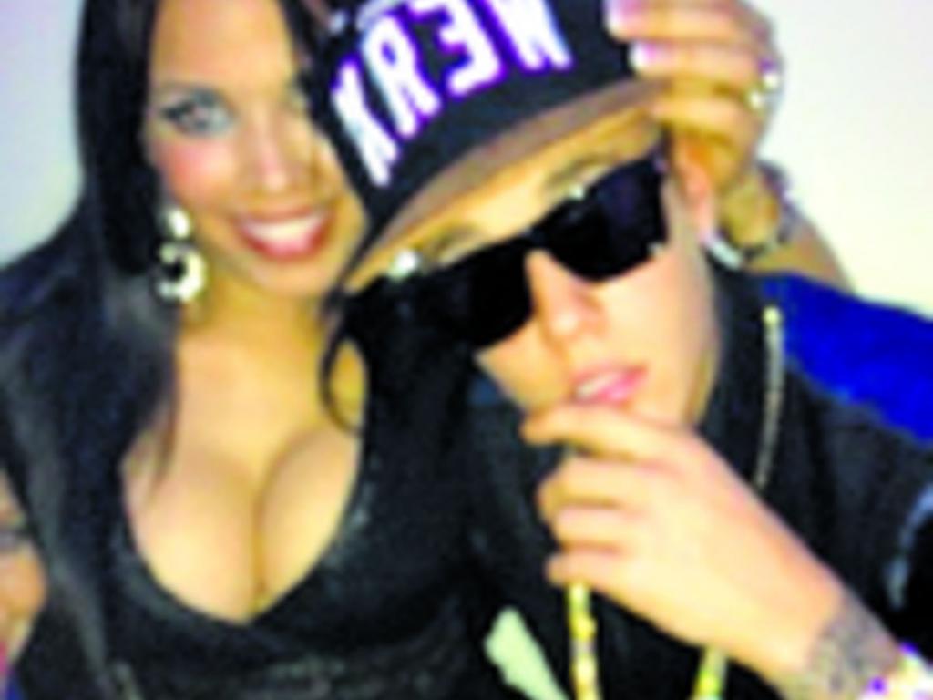 Al parecer, Justin Bieber está dejando la idea de volver a estar con Selena Gómez completamente detrás de él. Lleva todo lo fiestero en los últimos tiempos, pues pasa sus noches en discotecas hasta la madrugada. El adolescente estaba en Santo Domingo el 2