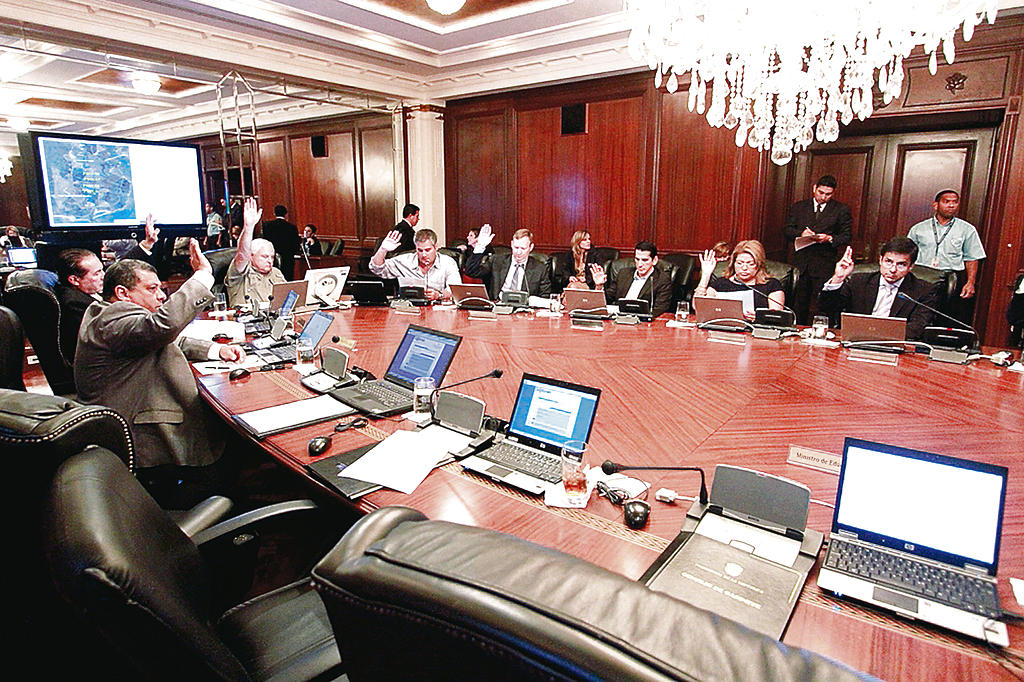 Paso. El Gabinete revocó ayer los nombramientos.(Archivo)