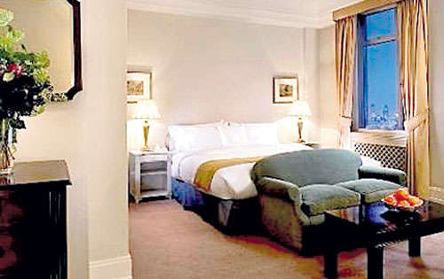 <p>Con 303 cómodas y exclusivas habitaciones, es el único hotel que cuenta con vistas exclusivas del Green Park.</p>