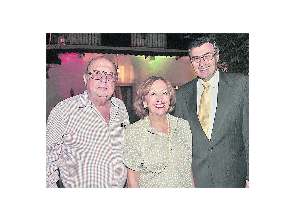 Antonio Costa, África de Costa y Juan Carlos Castell.()