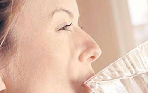 <p>El agua no tiene sustitutos, tómela al natural.</p>