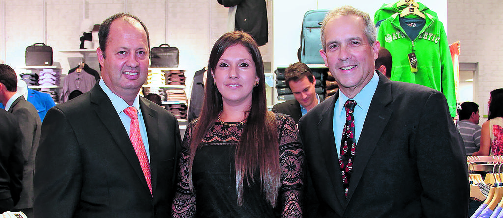Erasmo Orillac, Ana María Hoyos junto a Martín Calle.()