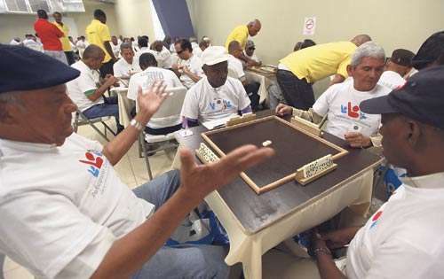 <p>Torneo. John, Rubén, Antonio y Eliécer, en el dominó.</p>