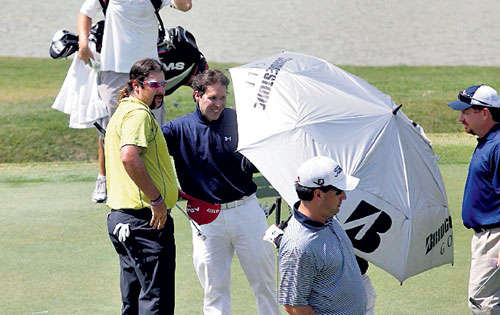 <p>Diálogo. Andrés González (verde), listo para la acción.</p>