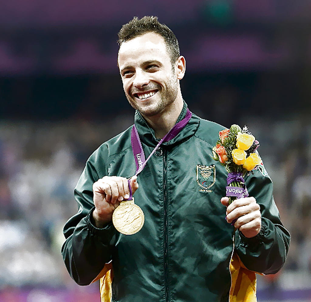 Hazaña. Con su medalla de oro.(EFE)