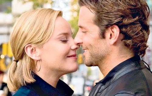 <p>Amor. Eddie Marro y Lindy tienen algo inconcluso. </p>