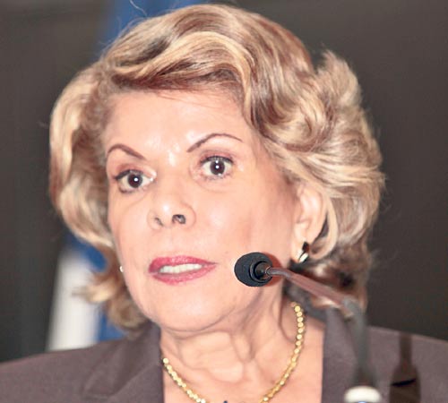 <p>Britton; programa cultural.</p>