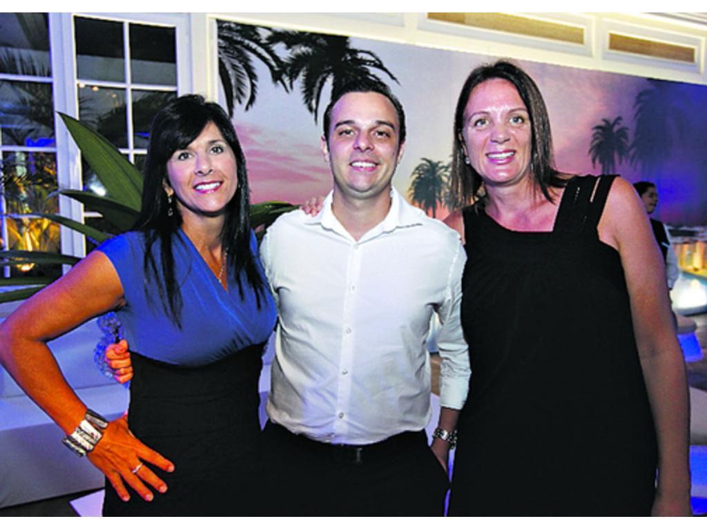 9. Cintia Lehman, Rafael Mas y Karyn Saunders.