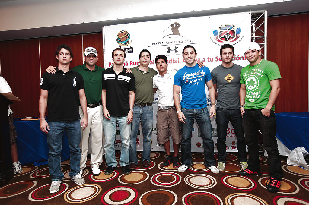 Representación. Parte del equipo de flag football.(anayansi Gamez)