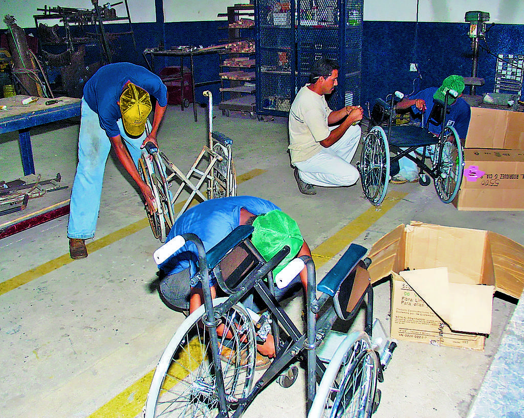 Mobilidad. Las sillas de ruedas son muy útiles para ellos.(ARCHIVO.)