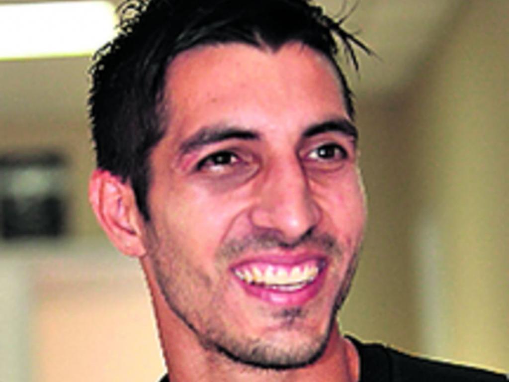 Gabriel Gavilán Gómez, con un tiro penal al estilo Panenka, le dio el triunfo a Panamá sobre Sudáfrica y la clasificación a las semifinales de la Copa Oro 2005. El volante no pudo contener las lágrimas en su festejo.()