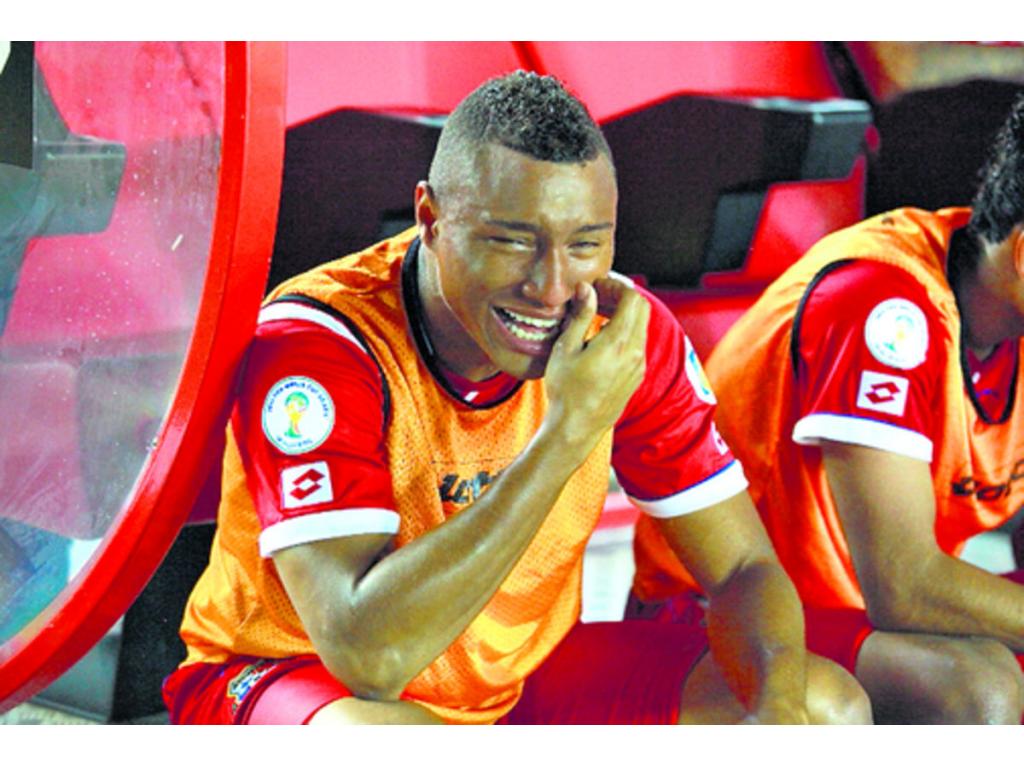 El atacante panameño Yairo Yau no pudo contener las lágrimas, luego de que Panamá no pudiera alcanzar el repechaje al perder el martes 3-2 ante Estados Unidos.()