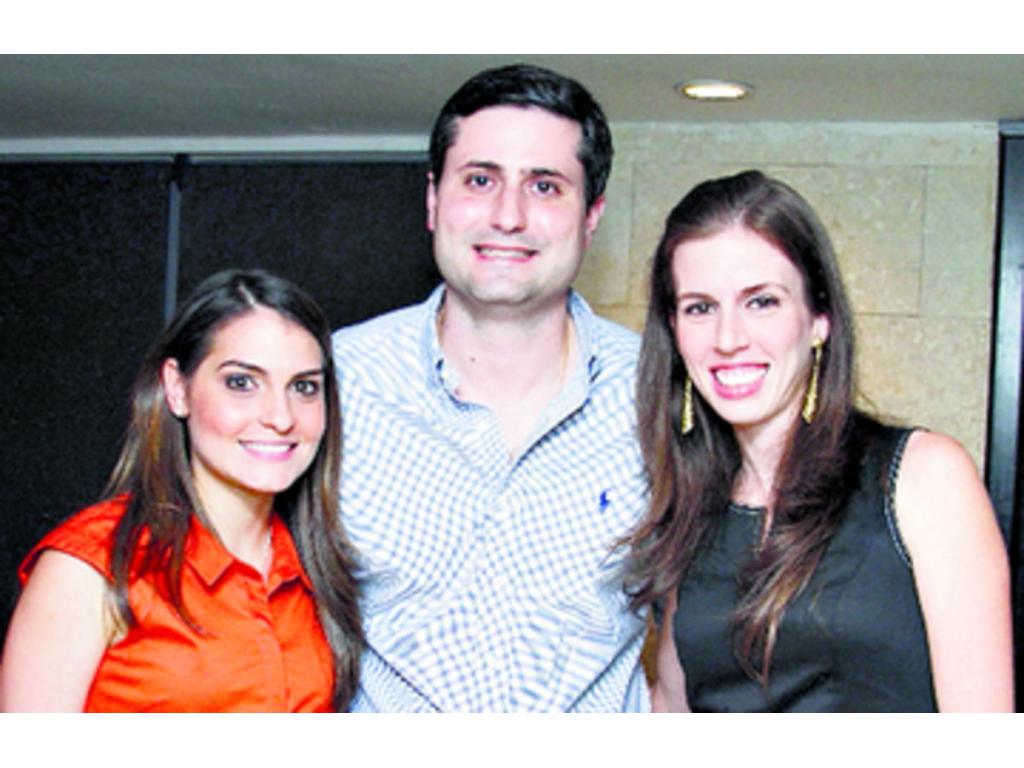 5. Elizabeth Wilkinson y Mario Briceño.