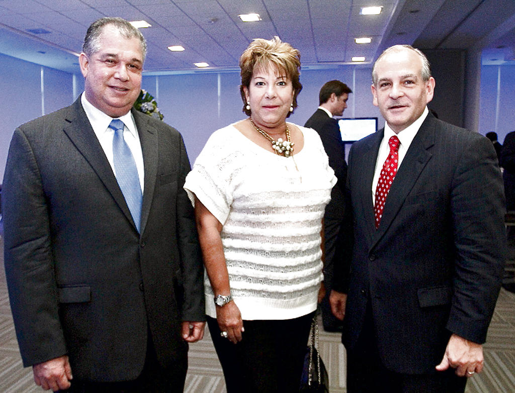 Jorge Luis Burgos, Anette Cárdenas y Luis López.()