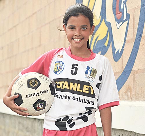 <p>Colegio Real. Ana Sofía Von Chong anotó dos goles.</p>