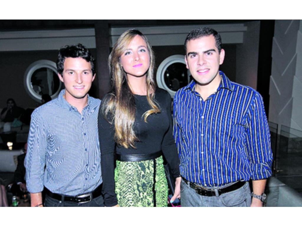 5. Roberto Chiari García de Paredes, Laura Boyd de Lewis y Emanuel Lyons.