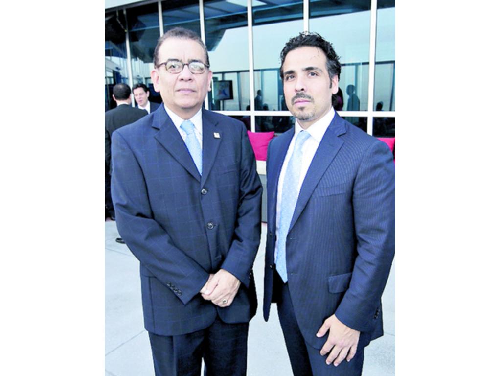8. Hugo Chiu, Santiago Barraza y Albert White.