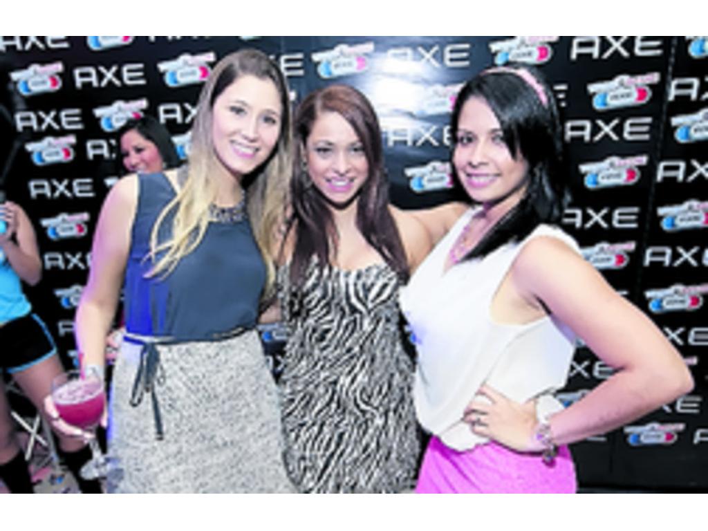 2. Nicole Fanton, Linette Ramos y Carolina Montenegro.