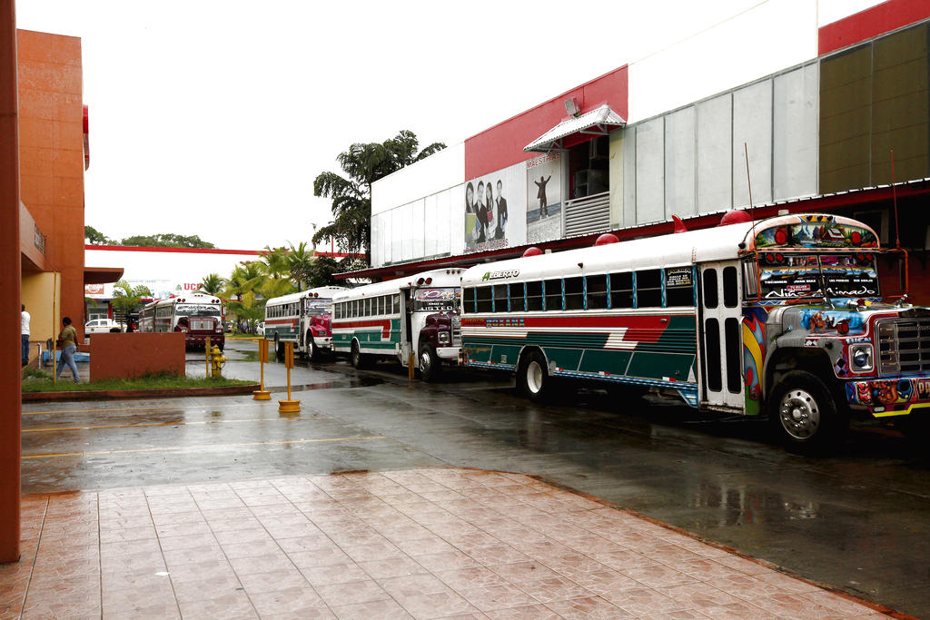 Caravana. Transportistas llegan a la ATTT.()