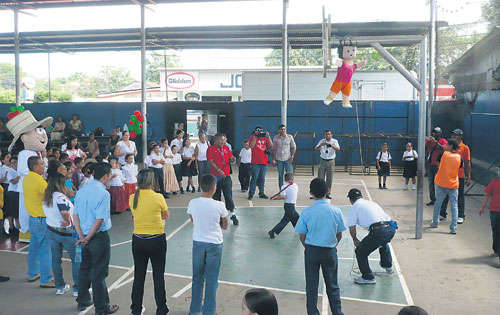 <p>Acercamiento. Convivencia con los niños trabajadores</p>