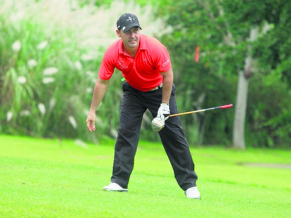 4. Los golfistas no le perdieron la pista a la trayectoria de sus golpes.