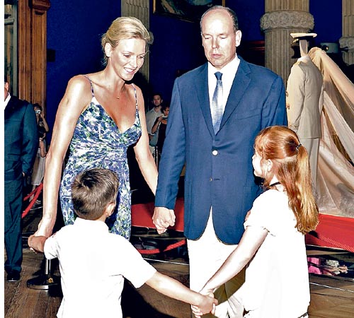 <p>Cariñosa. Compartieron con los niños presentes.</p>