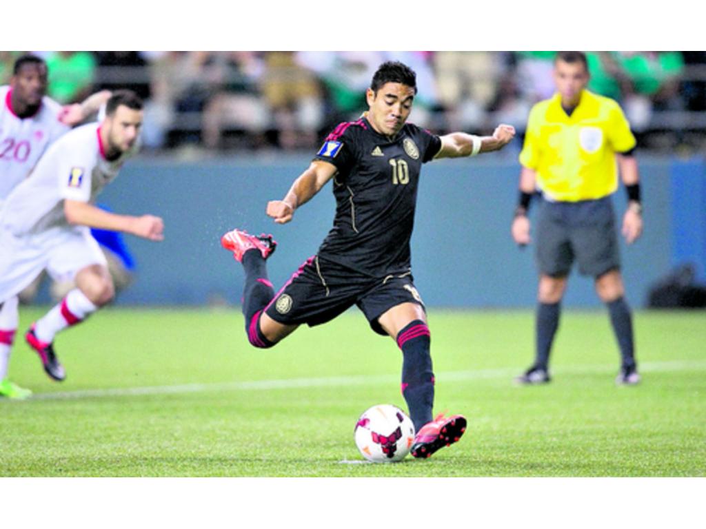 Marco Fabián, el hombre más peligroso de México, lleva tres goles en este torneo.(EFE)