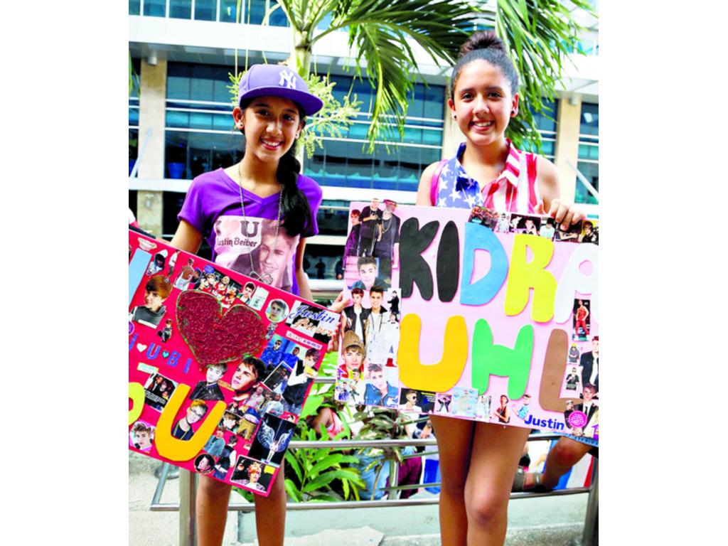 Hicieron hermosos carteles para el artista.