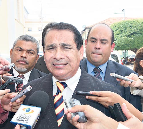 <p>Molesto. Dorindo Cortés es actual presidente del Parlacen.</p>