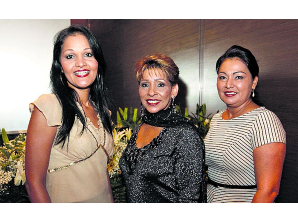 5. Yira de Medina, Xiomara Macintosh y Judid Delgado.