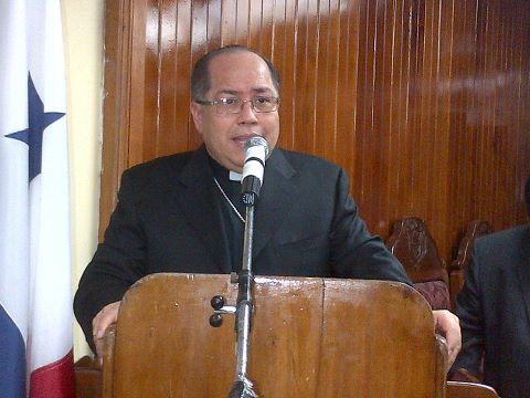 Obispo de Colón, Audilio Aguilar. Delfia Cortez.<br>
