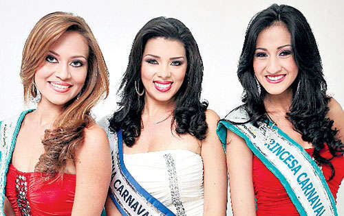 <p></p><p>Anfitrionas. Lesbia Lobo, Estefanía Mora y Julieta Lara.</p>