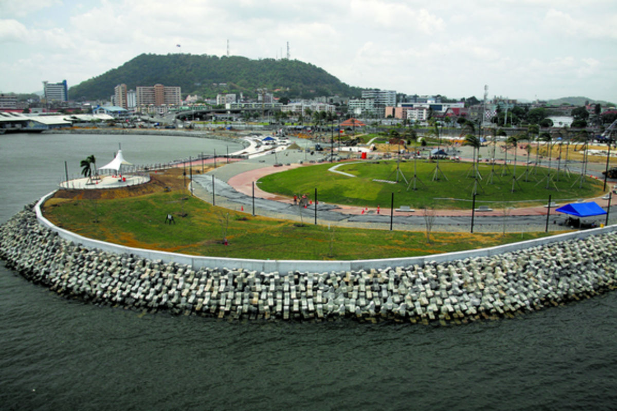 Panamá es privilegiada por su posición geográfica, aseveró Aguirre.(Alejandro Méndez)