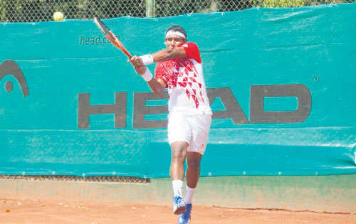 <p>Técnica. El joven demostró su nivel en la cancha.</p>
