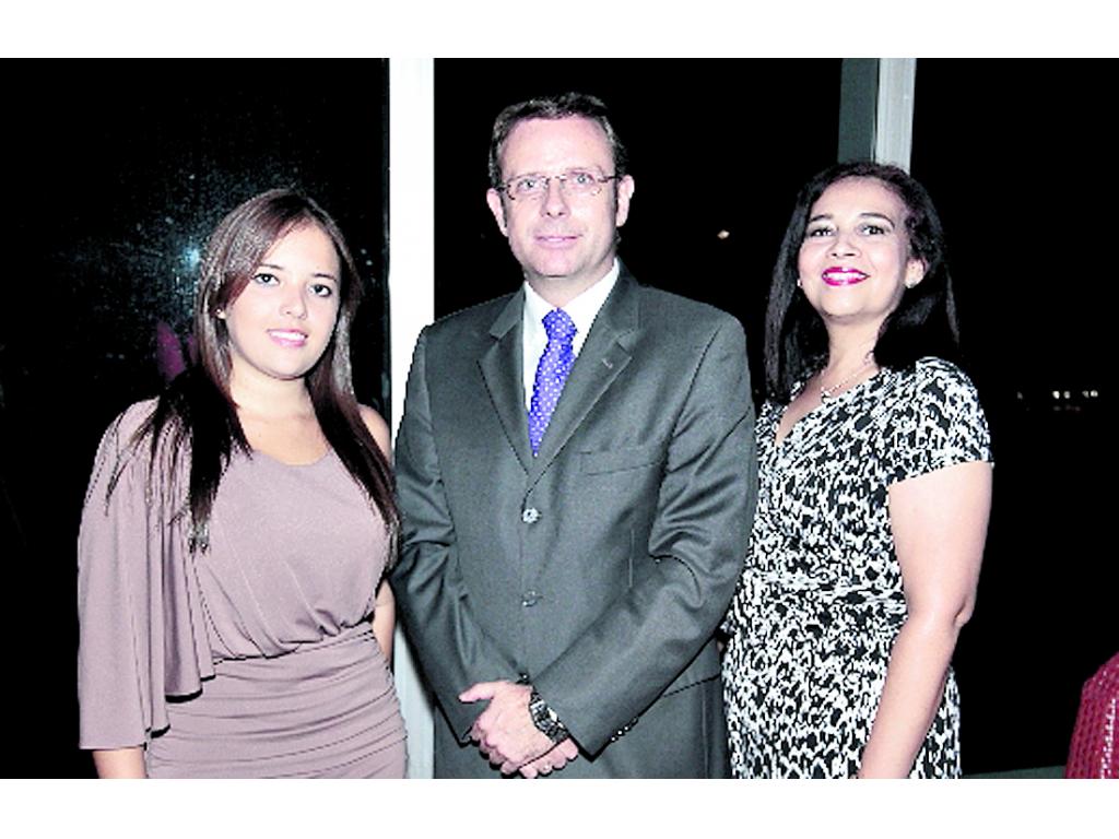 5. Andrés Montoya, Beatriz Soto y Raúl González.