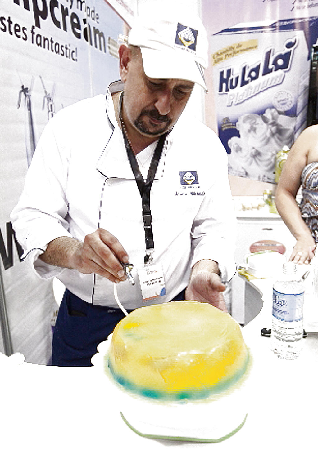 En la creación de dulces.()