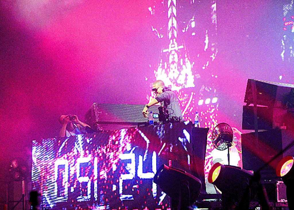Intro. Afrojack demostró por qué está de n.°9 en DJ Mac.(A. Rodríguez.)