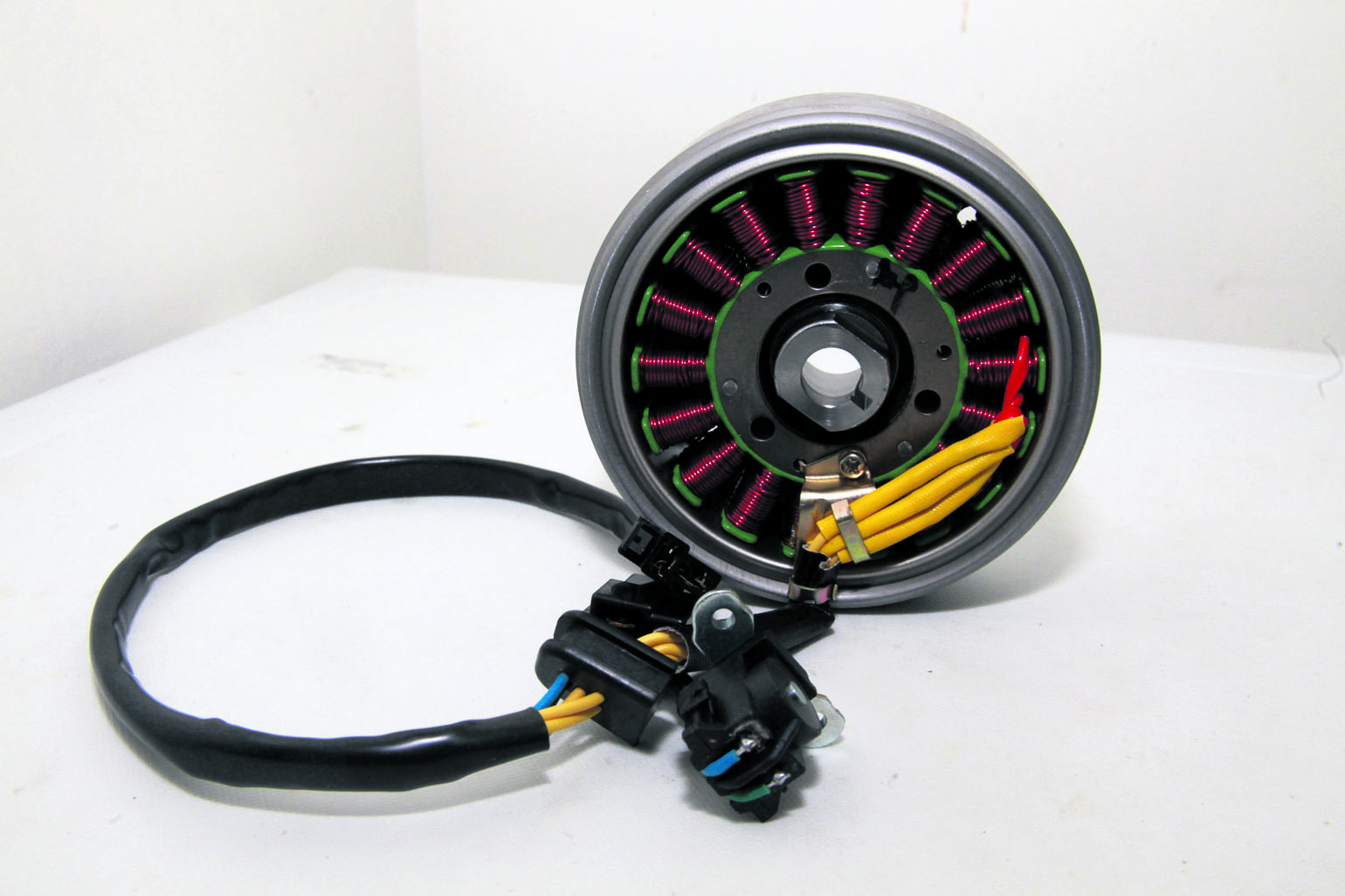 Magneto para motocicleta Suzuki GN 125, que ayuda a tener una mayor potencia.()