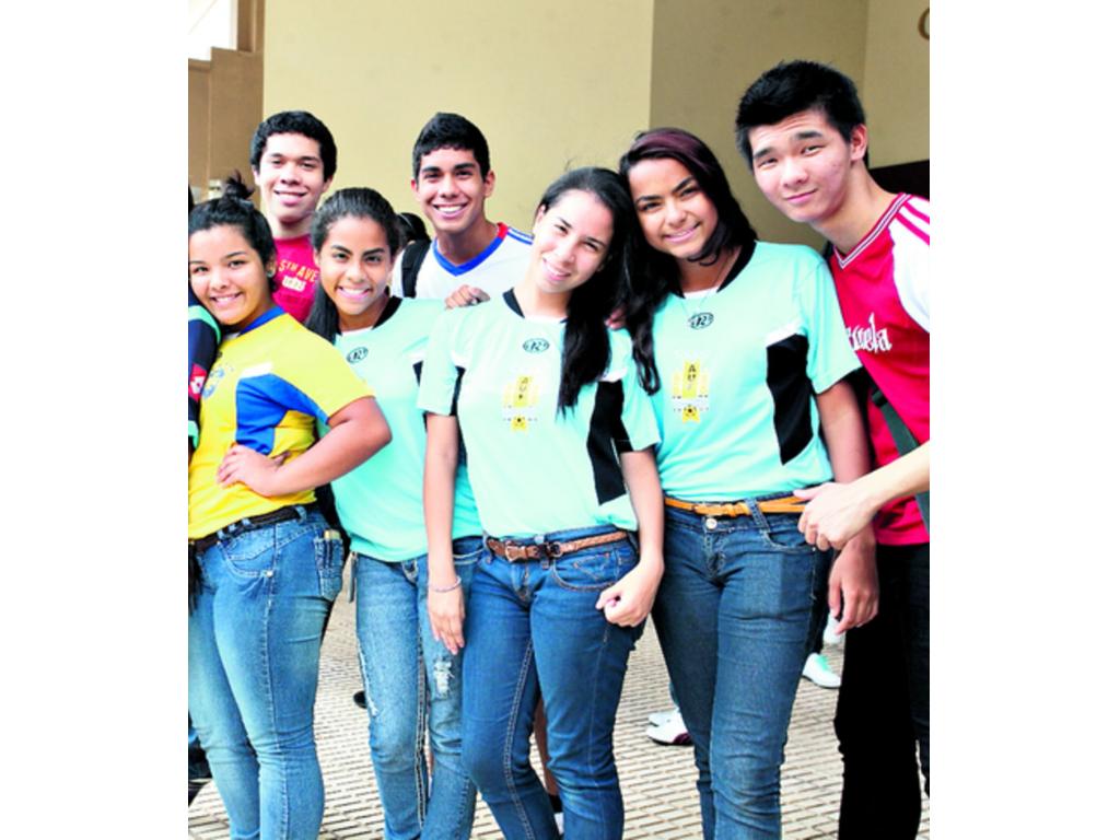 Finalizada la jornada, los chicos aprovechan para tomarse fotos.(Alberto Ortega)