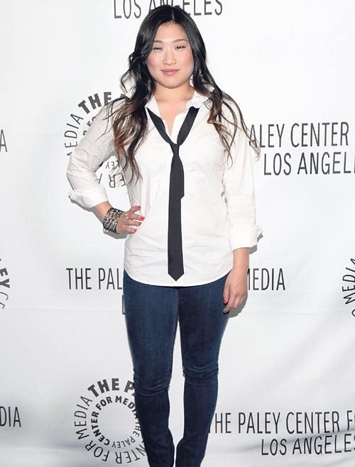 <p>Jenna Ushkowitz lució sus curvas con un jeans pegado. Se quitó varios kilos. </p>