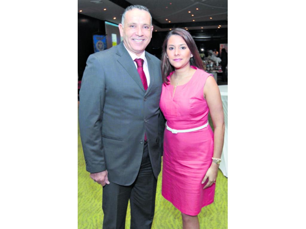 8. Abdulbaset Aboushagor y Melissa Pinto de Mata.