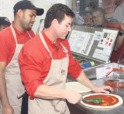 <p>Maestro. Enseñó sus trucos a empleados y comensales.</p>
