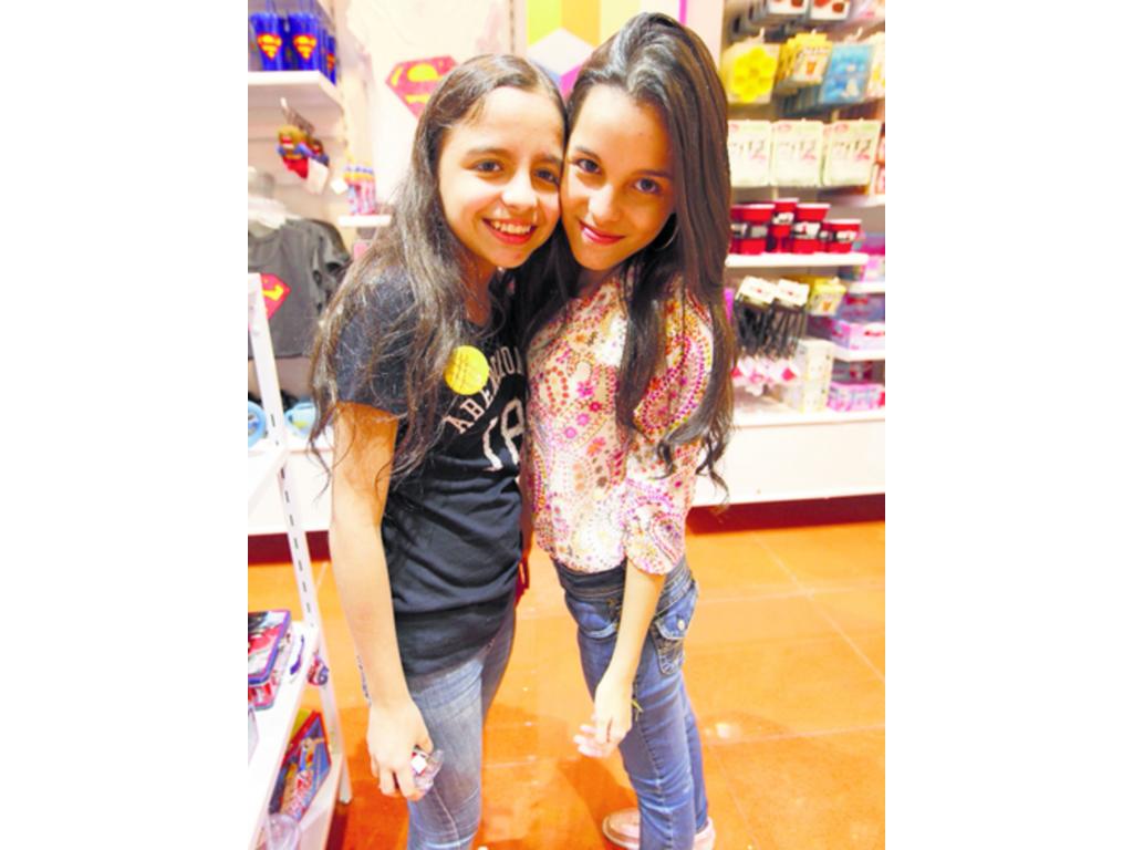 6. Isabel Cortez y Nicole Cortez.