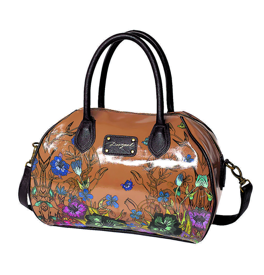 Bolso. Desigual innova con estos y sus dibujos de flor.()