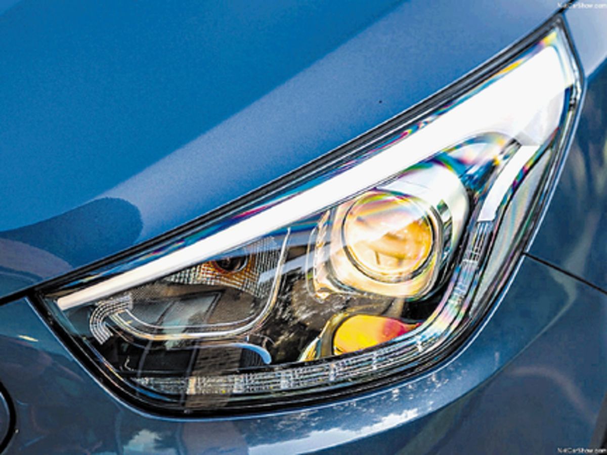 Posee luces LED en los focos frontales.()