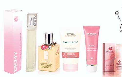<p>Cosmética solidaria. Diversas líneas de maquillaje mostraron su apoyo a esta campaña con algunos productos, especialmente para esta campaña. </p>