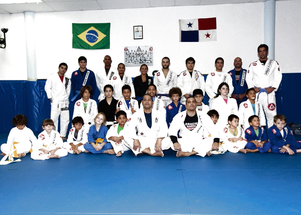 Equipo. Graduados de la Academia Gracie Barra Albrook.(anayansi gamez)