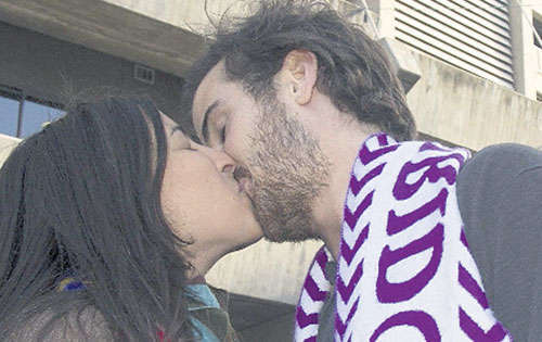 <p>El amor y el clásico los tiene unidos.</p>