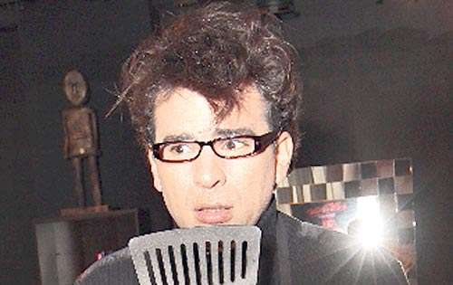 <p>Howard es bipolar. </p>
